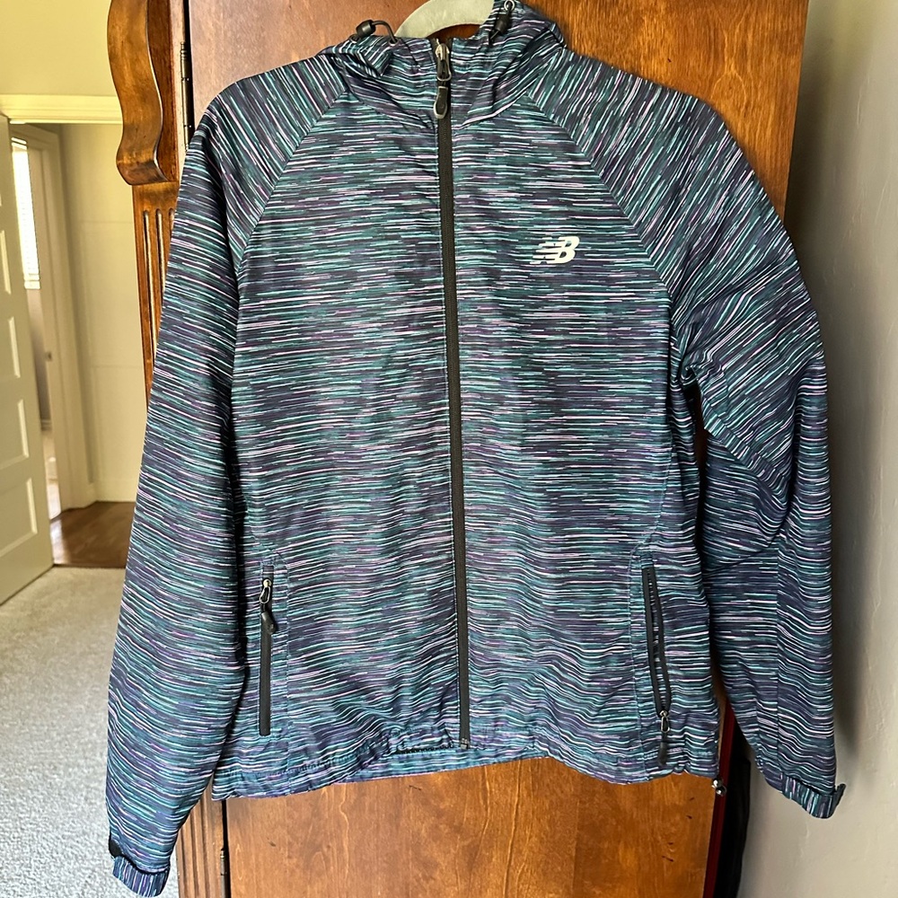 Women’s New Balance Multicolor jacket with pockets and hood